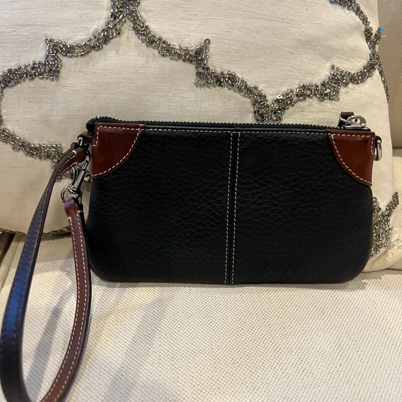 Dooney and Bourke wristlet. Excellent condition! All leather. - Picture 2 of 3
